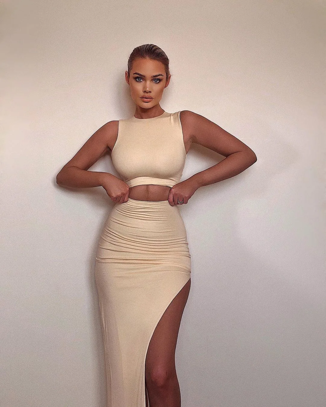 

HT3727 Hot Sale Women Crop Top Long Skirt Two Piece Skirt Set 2 Piece Set Party Dresses Women Clothing, Picture show