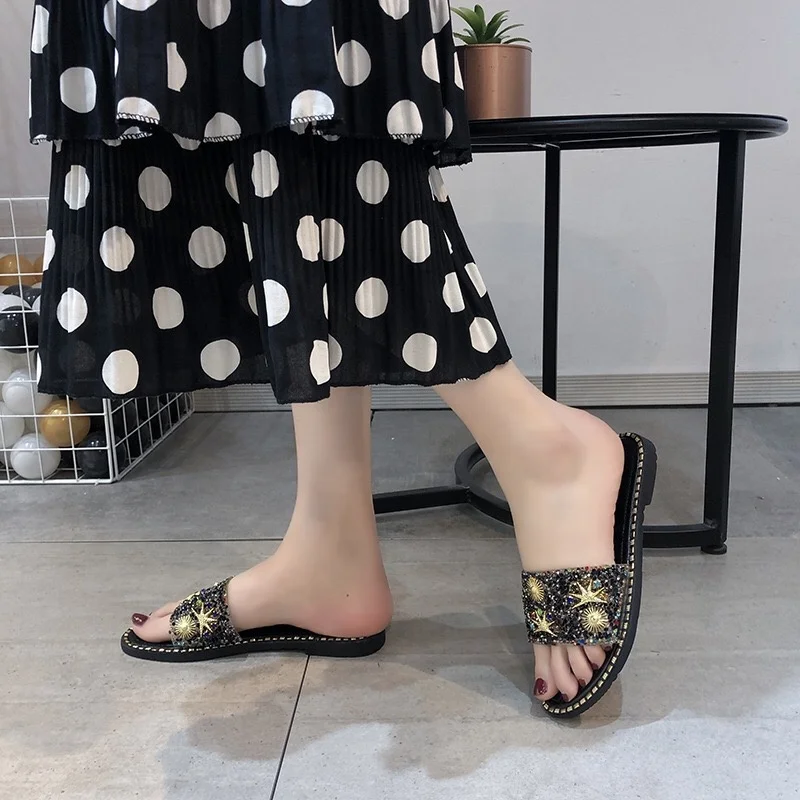 

2021 Factory direct sale hot sale summer women new fashion rhinestone sequins comfortable leisure beach slippers, Black, silver