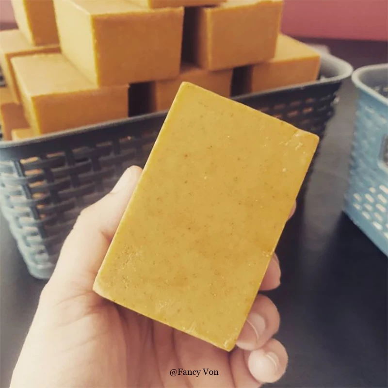 

Hot Sale OEM Korean Soap Handmade 100% Natural Organic Turmeric Soap For Skin Whitening