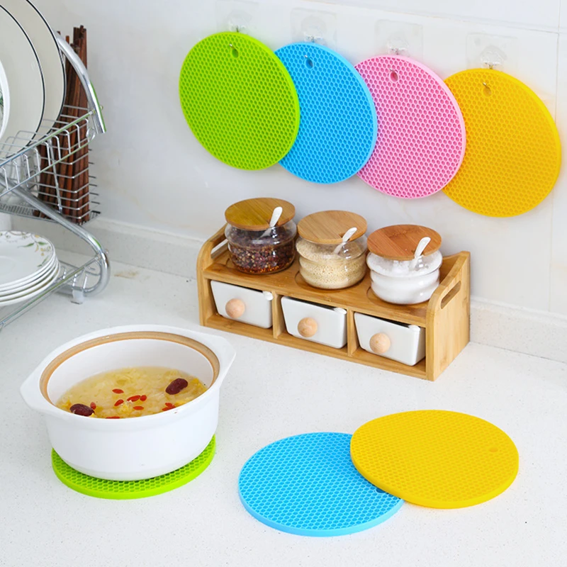 

Round Non-slip Table Placemat Silicone Mat Heat Resistant Cup Mat Kitchen Tools Gadgets Coasters Kitchen Accessories, As photo