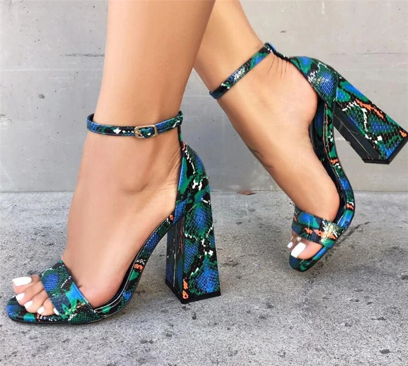 

2019 Fashion PU Summer Ladies Sandals Women Serpentine Buckle Strap Open Round Toe Square High Heel Sandals