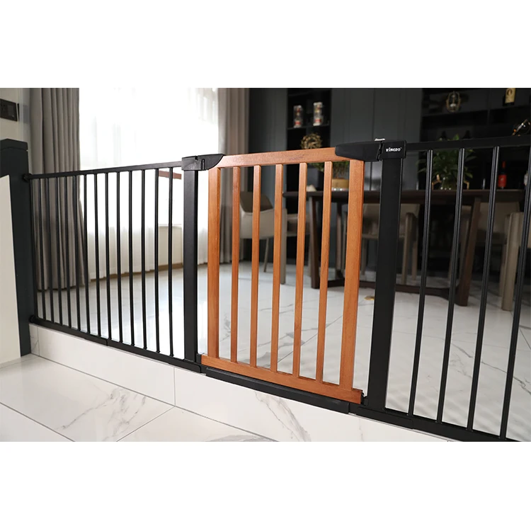 

High quality baby safety gates baby dog safety barrier Automatically Closes Locks custom wood baby gate