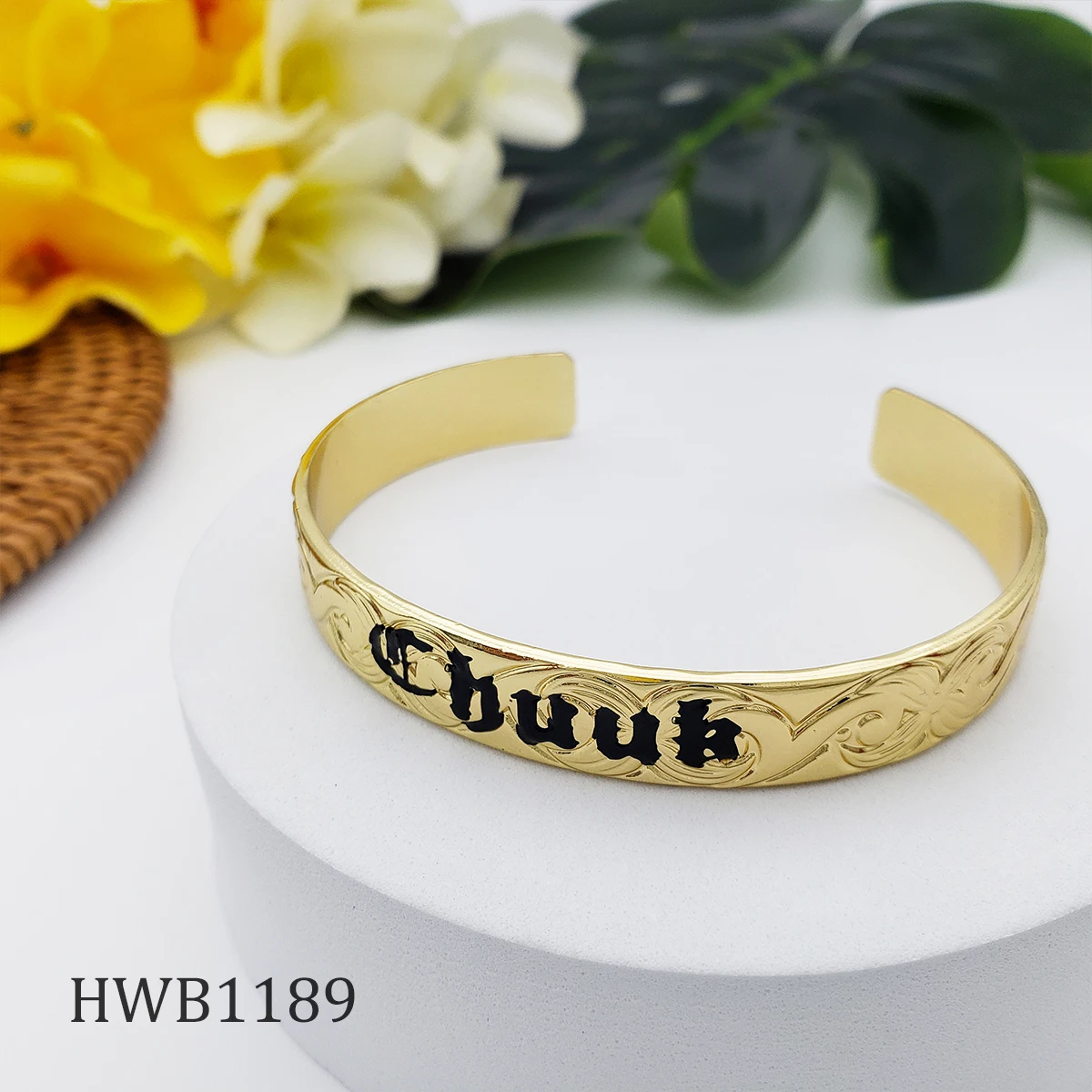 

2020 hawaiian jewelry decorative pattern letters gold bangle bracelets for women wholesale, Customized color