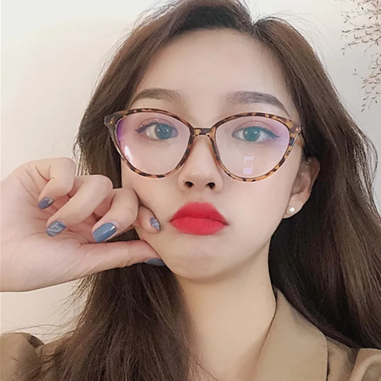 

2021 Newest cat eye trendy personality celebrity optical frame wholesale myopia women eyewear men eyeglasses design eye glasses