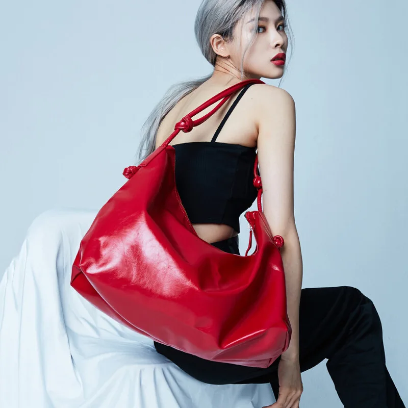 

INS Super Hot Blogger Knot Design Oil Wax Surface Soft Surface Tote Shoulder Bag Portable Messenger Ladies New Style Bag Y10267