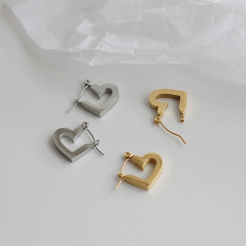 

French Style Minimalist 18K Gold Plated Heart Hoop Earrings Stainless Steel Earrings For Women Jewelry, Gold silver