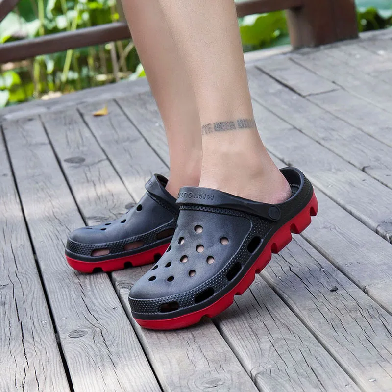 

2020 Summer Outdoor Slip on Men Beach Sandals Men Clogs Garden Shoes Crox Sandal Men Clog Zuecos Hombre Cholas Plus Size slipper