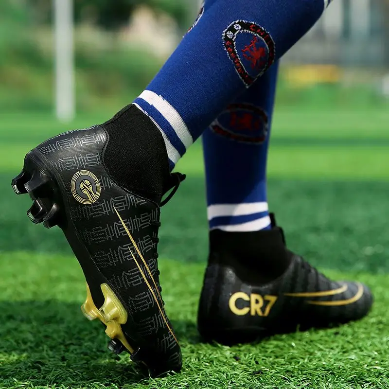 

Logo Pria Sport Football Boots Breathable Light Shoe Runners Used Bulk Football Boots Stock