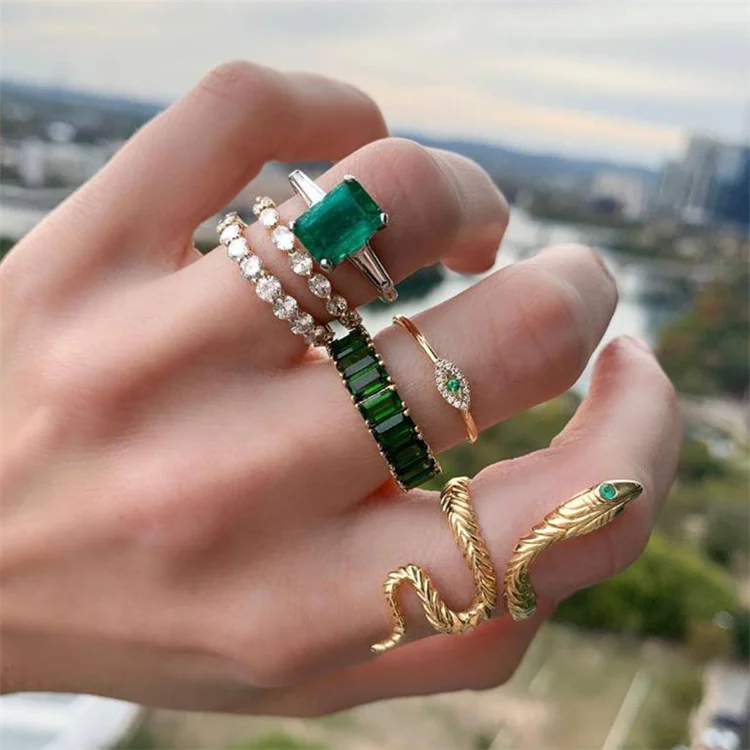 

European and American Retro Alloy Ring Jewelry Set Green Diamond Snake Ring 6 Piece Set Zircon Joint Ring Set, Picture shows