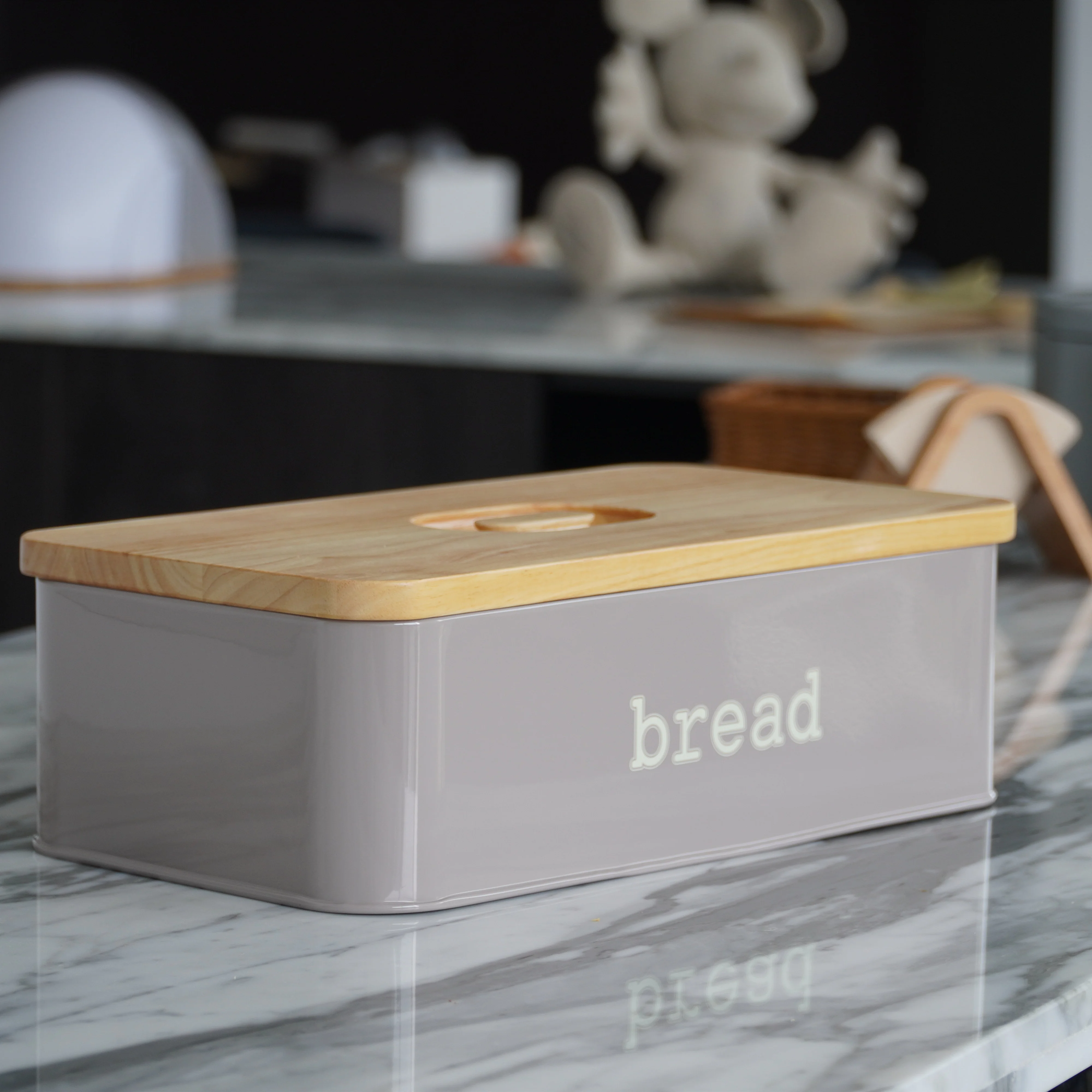 

Multipurpose bread container box with bread acacia cutting board Large capacity Bread Box, Gray