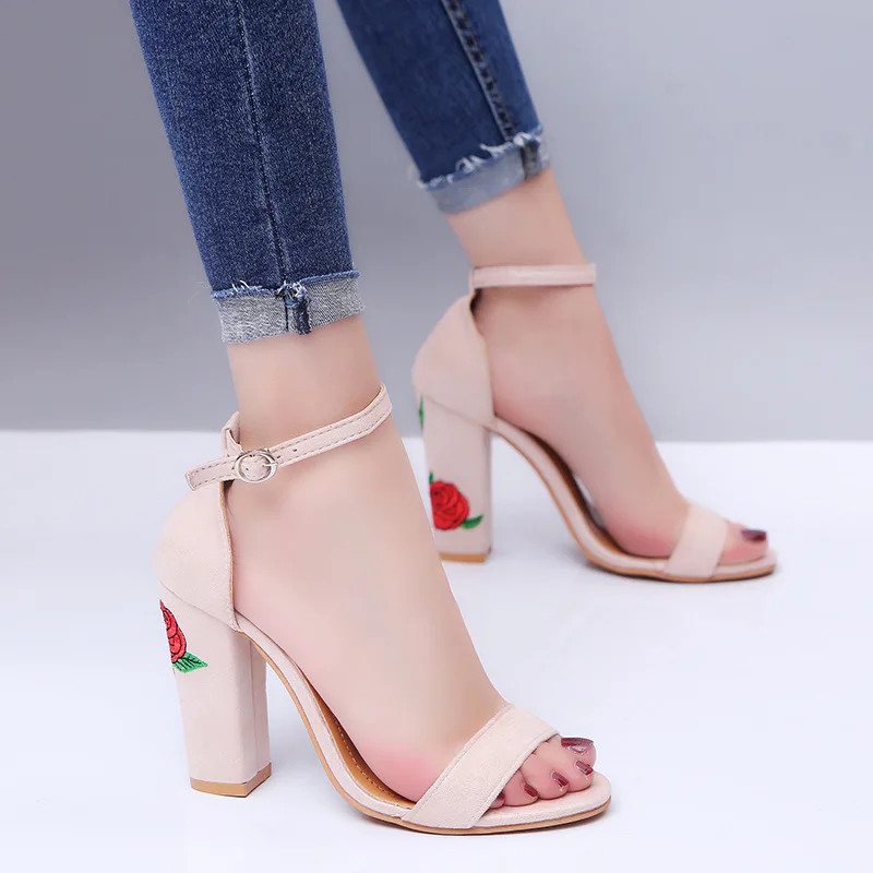 

2021 Summer New Solid Color Woman Thick Heeled Designer High Heels Stripper Embroidered Sandals