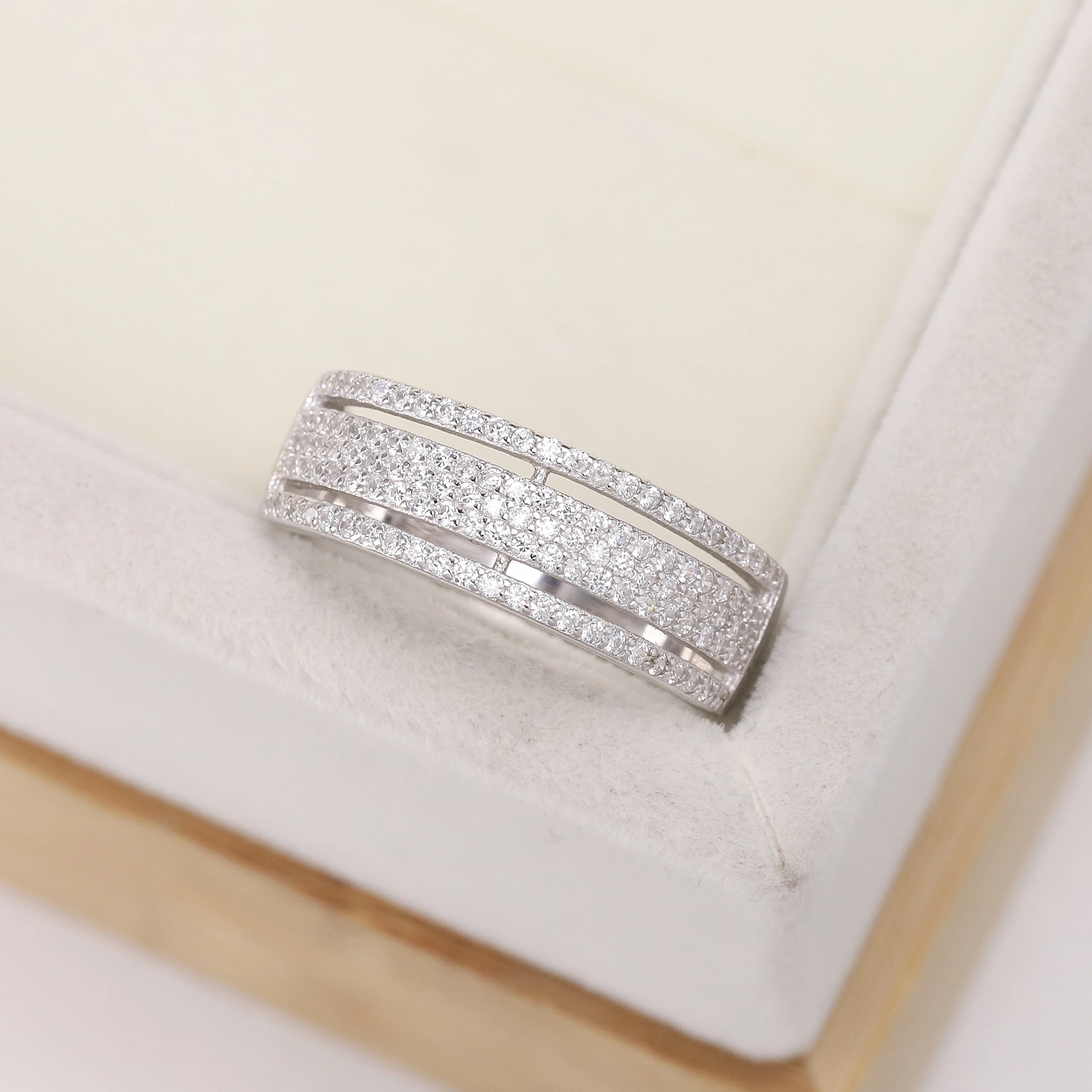 

Best selling European and American S925 silver wedding ring luxury row diamond zircon crystal jewelry women's gift