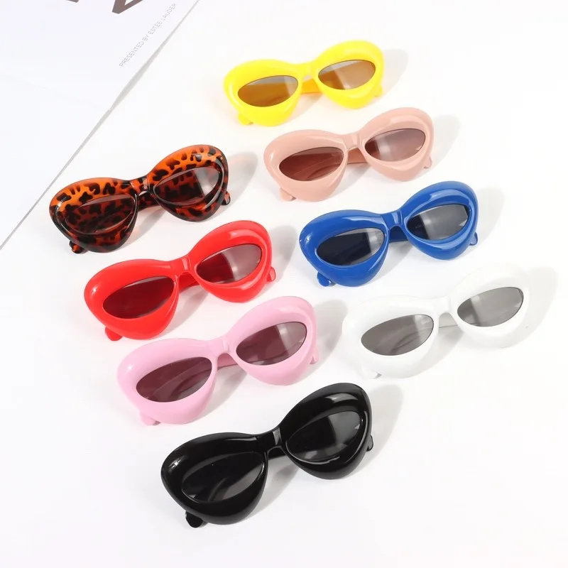 

Trendy Ladies Lunettes Soleil Femelle Lip Gloss Women Kids Wholesale Cat Eye Extra Large Thick Square Glasses Lips Sunglasses