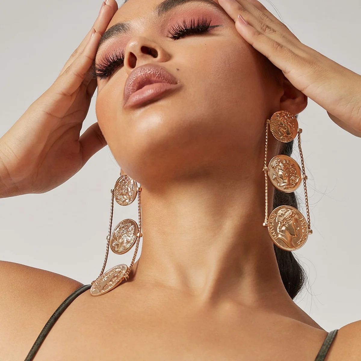 

Vintage Punk Coin Pendant Drop Earring Unique Big Angel Portrait Circle Round Long Dangle Earrings Fashion Ear Jewelry, Customized color