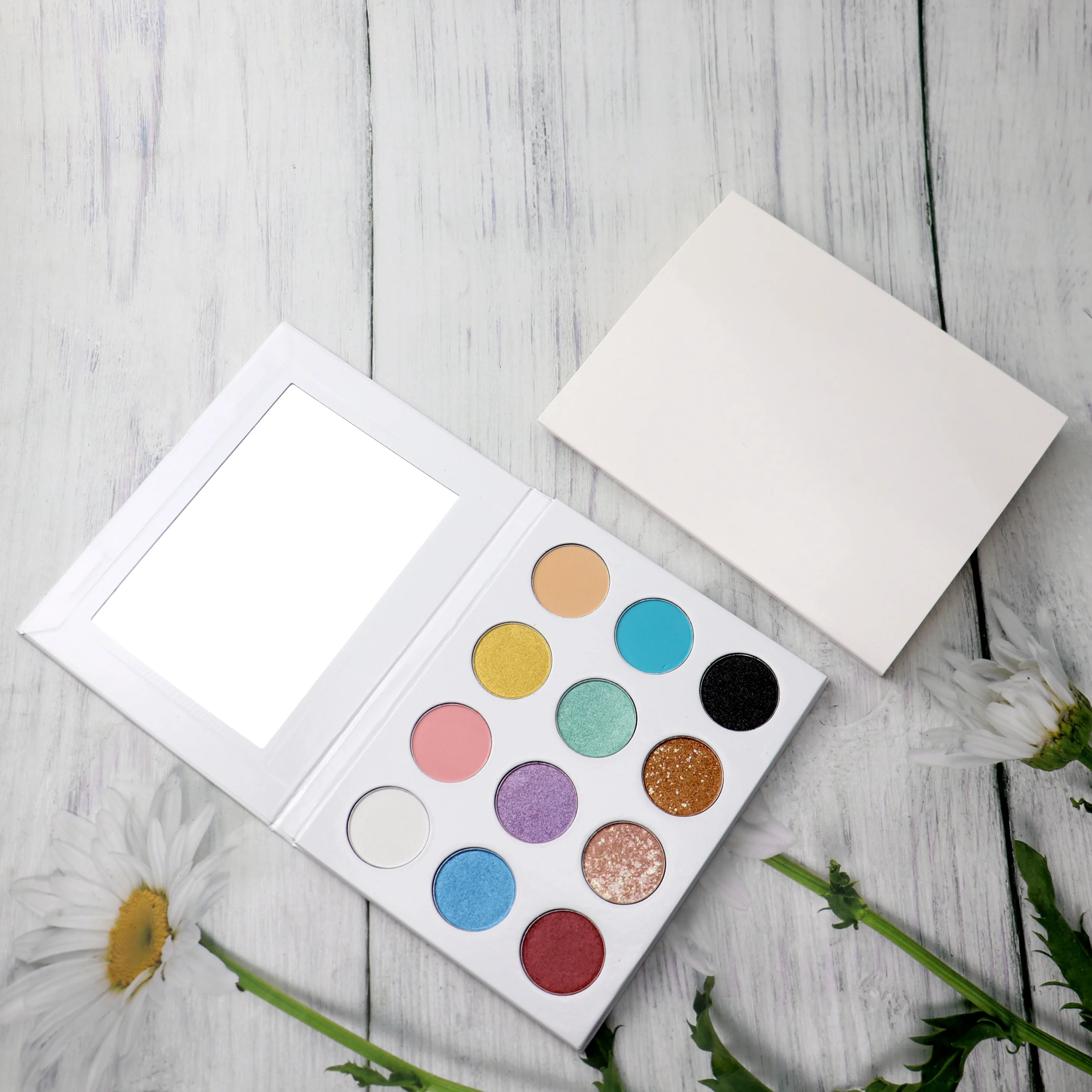 

Holographic Makeup Gold Mekup Cosmetic Glossy Finish Palette