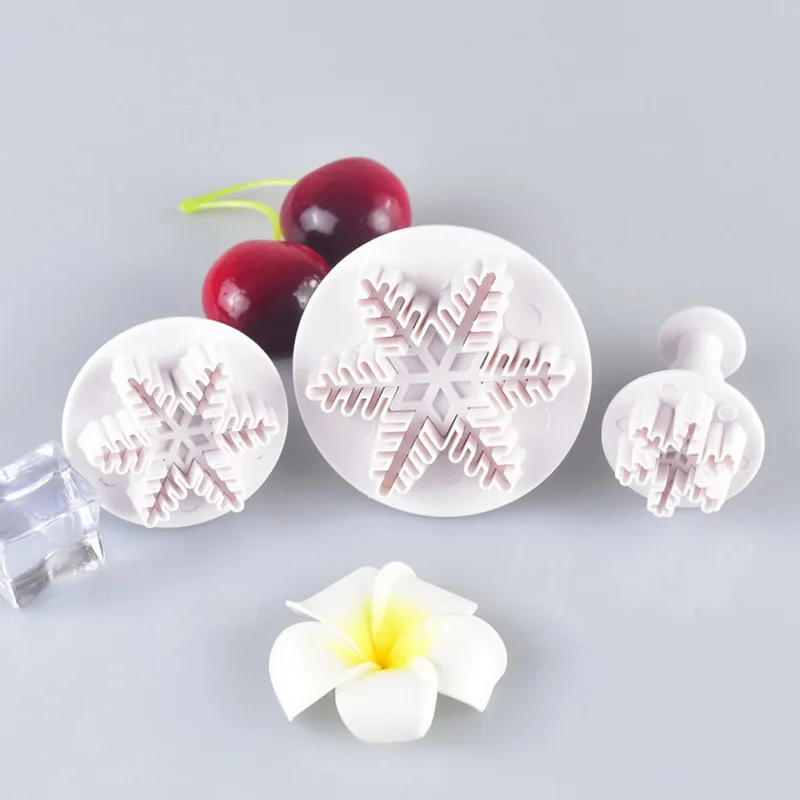 

Fondant Cake Cutters Decorating Tools Plunger Candy Snowflake Mould Sugarcraft Flower Modelling Cutters 3Pcs/Set, White