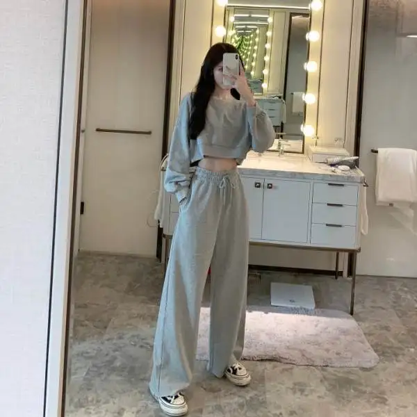 

Casual western style 2020 autumn new short sweater + thin wide-leg pants net red two-piece fashion Korean version of the age-red