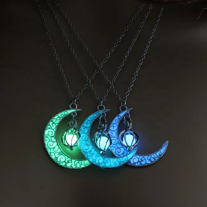 

Halloween Jewelry Silver Plated Crescent Shaped Pendant Luminous Stone Beads Glow In the Dark Moon Necklace for Women Gift