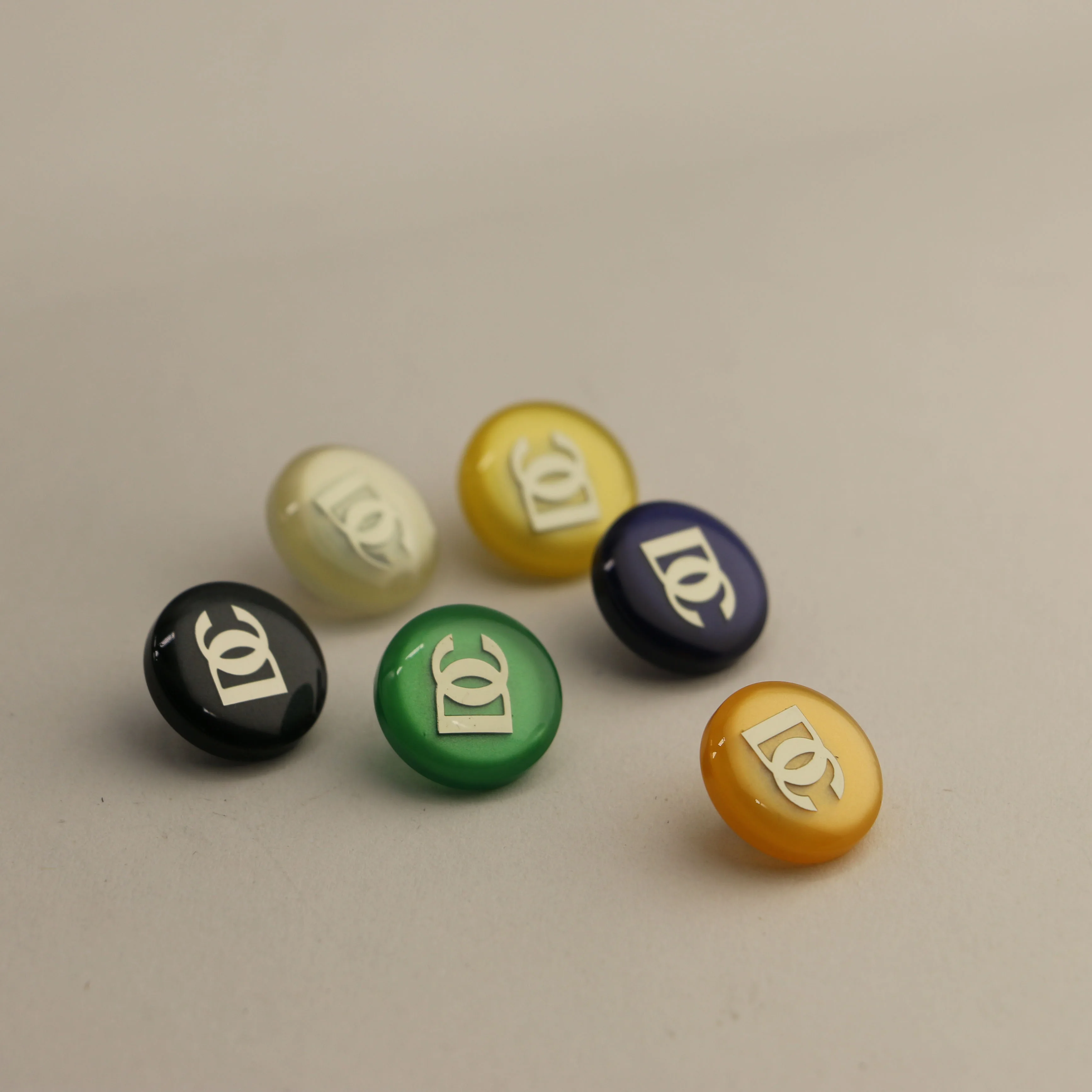Resin buttons