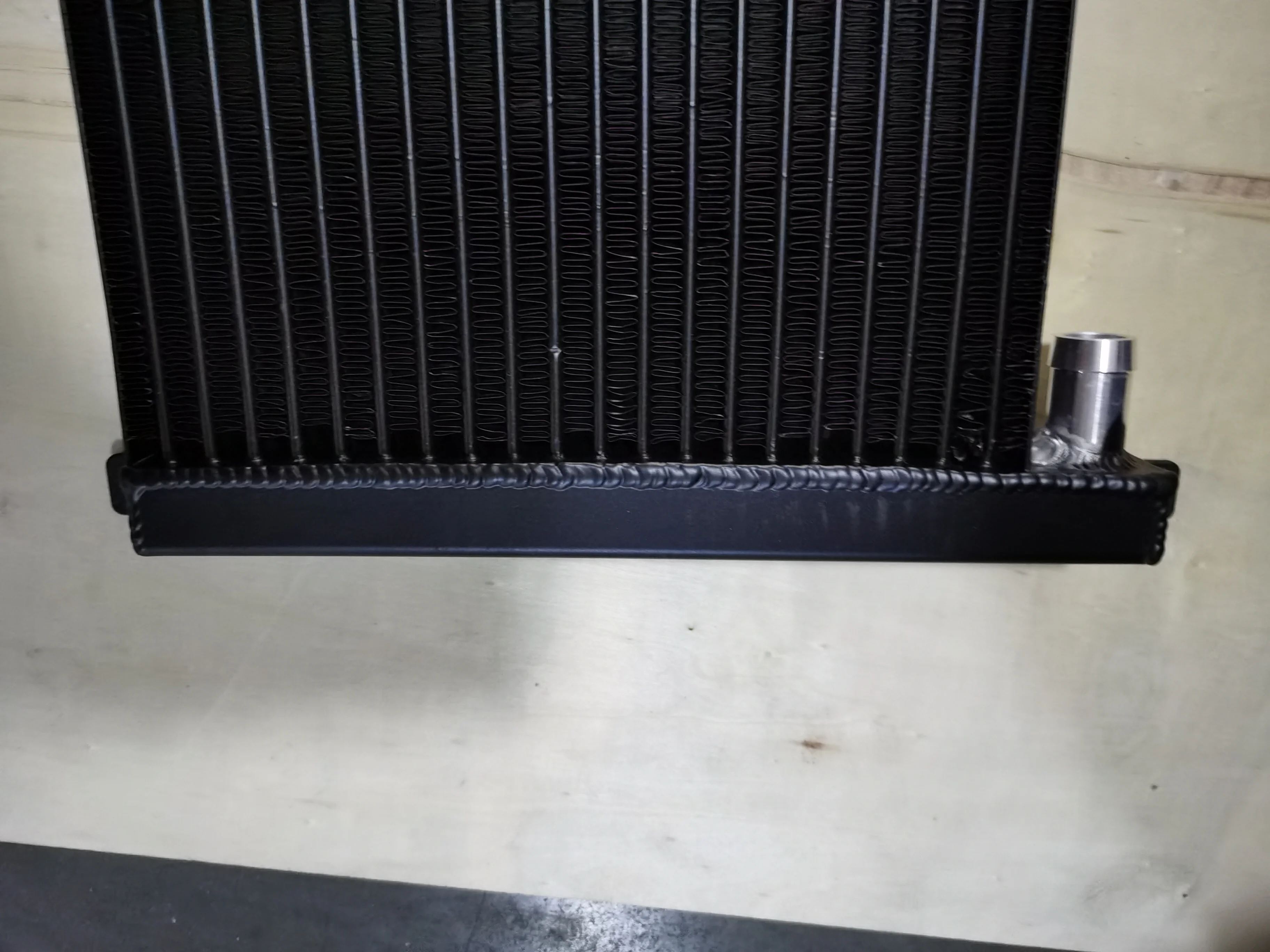 
Automotive cooling system engine transmission oil cooler parts 1857016 used for Scania Bus 