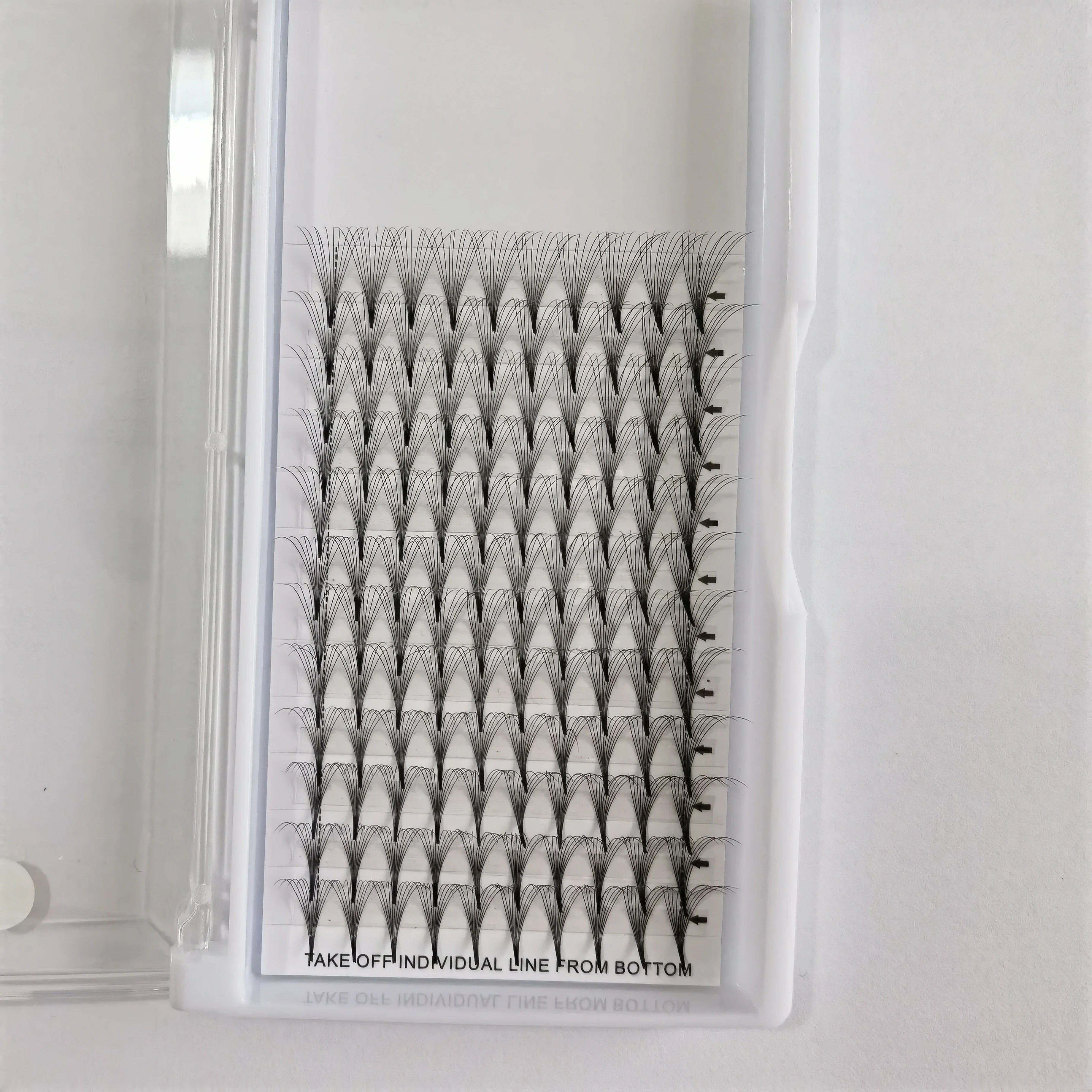 

Hot sale factory price handmade 10D premade volume fans pointy base, Black