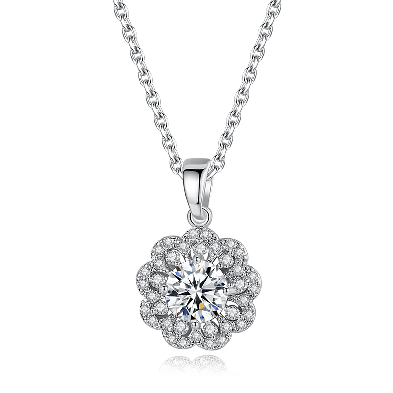 

LUOTEEMI Elegent Cubic Zircon Flower Round Pendant of Gold Plating Necklace for Woman Engagement Jewelry