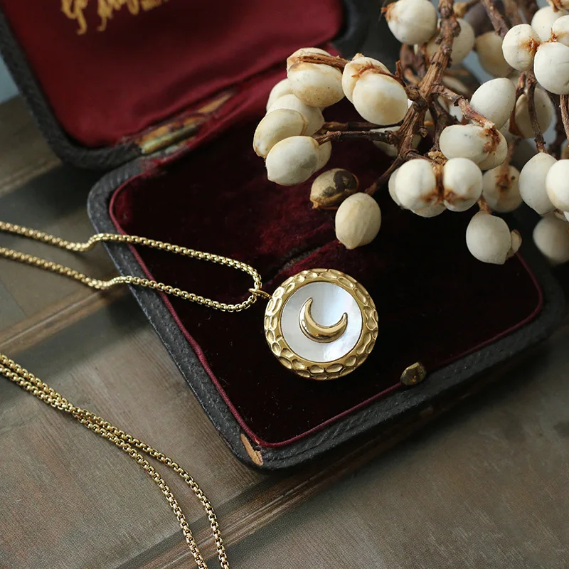 

2021 New Fashion Moon Round Pendant 18k Gold Plating Necklace