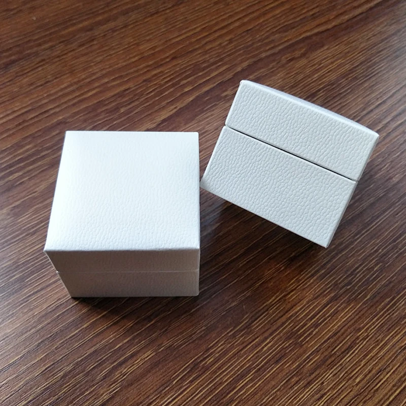 

Hight Quality Jewelry Box Gift Box 6cm*6cm*4.5cm, White