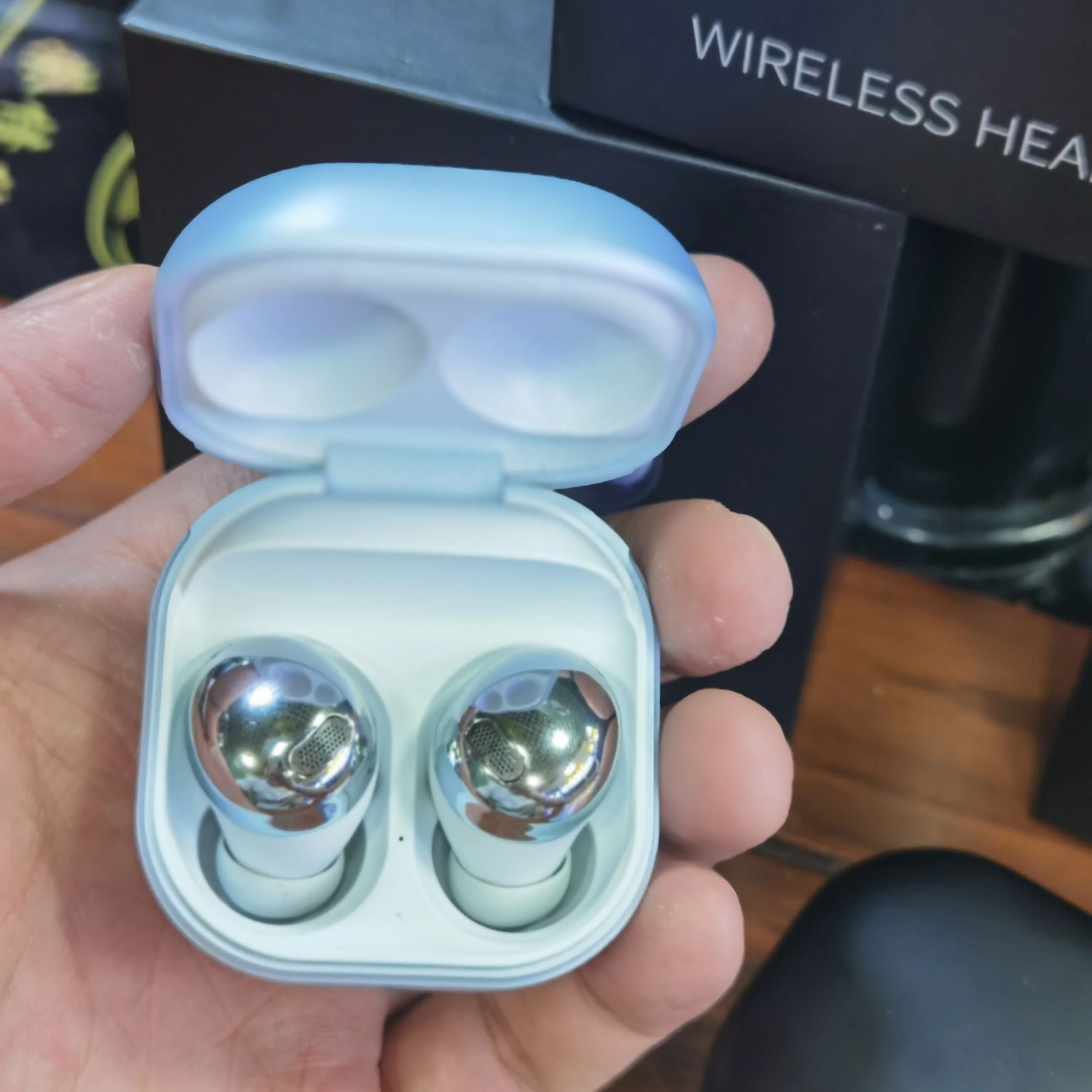 

R190 Buds Pro Wholesale Bluetooth In-ear TWS Earphones with Wireless Charging Hall Sensor 2021 Latest True Wireless Audifonos