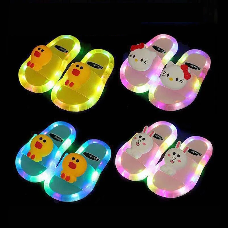 

New Arrival fashion kids light up slippers LED Flash Light Outdoor Smiling Face Daisy