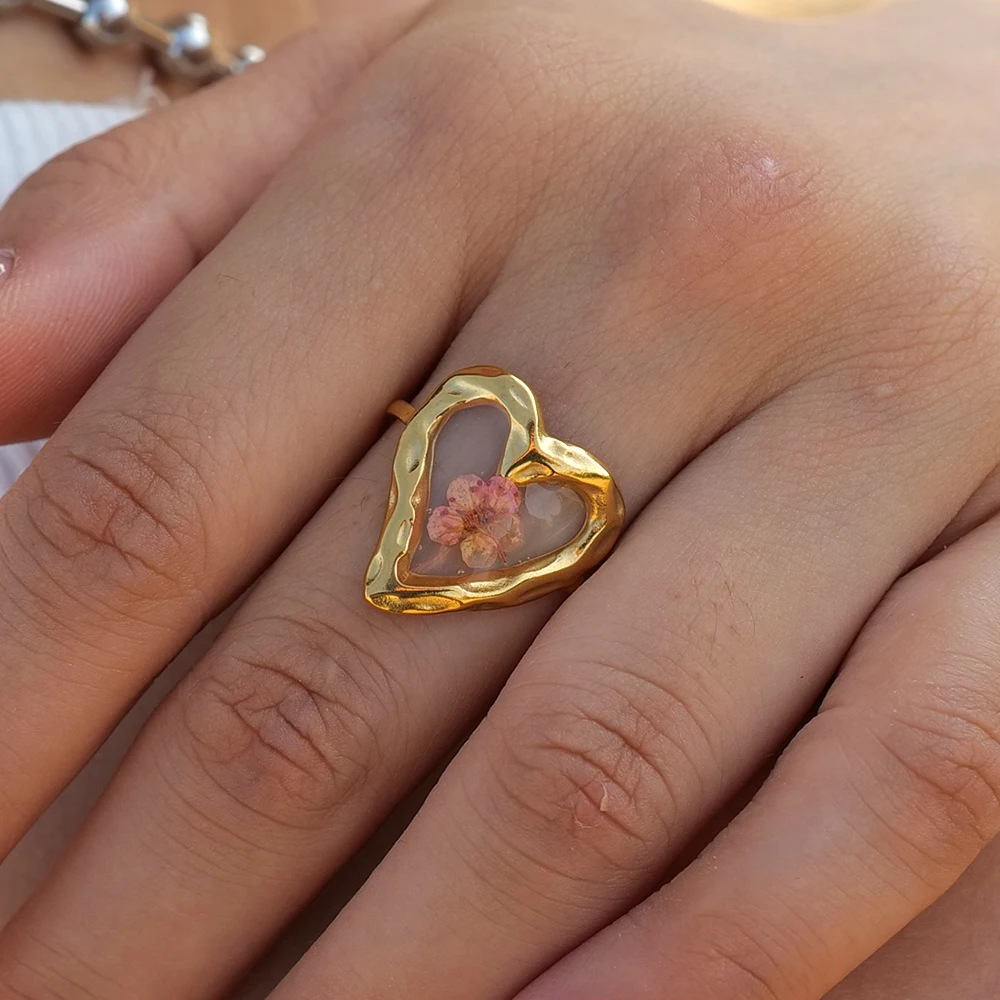 

New Arrival 18K Gold Plated Stainless Steel Texture Hollow Heart Shape Real Eternal Plum Flower Open Ring