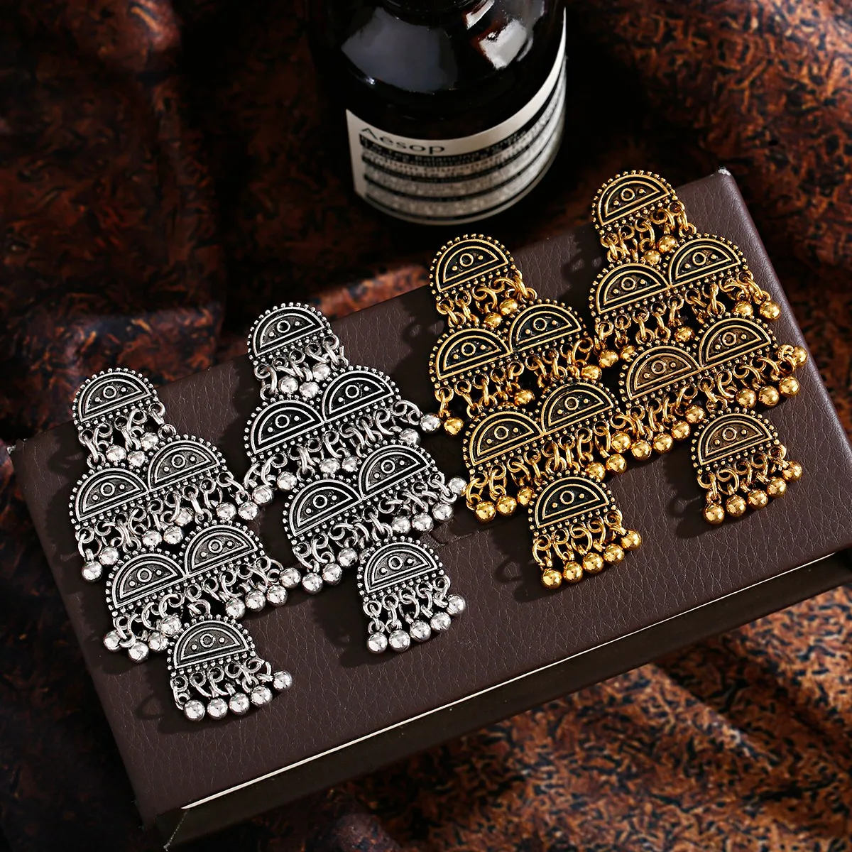 

2021 Golden Sun Flower Retro Ethnic Fashion Earrings Luxury Shaped Alloy Beads Tassel Earrings Popular Jewelry Gifts, Gold/silver