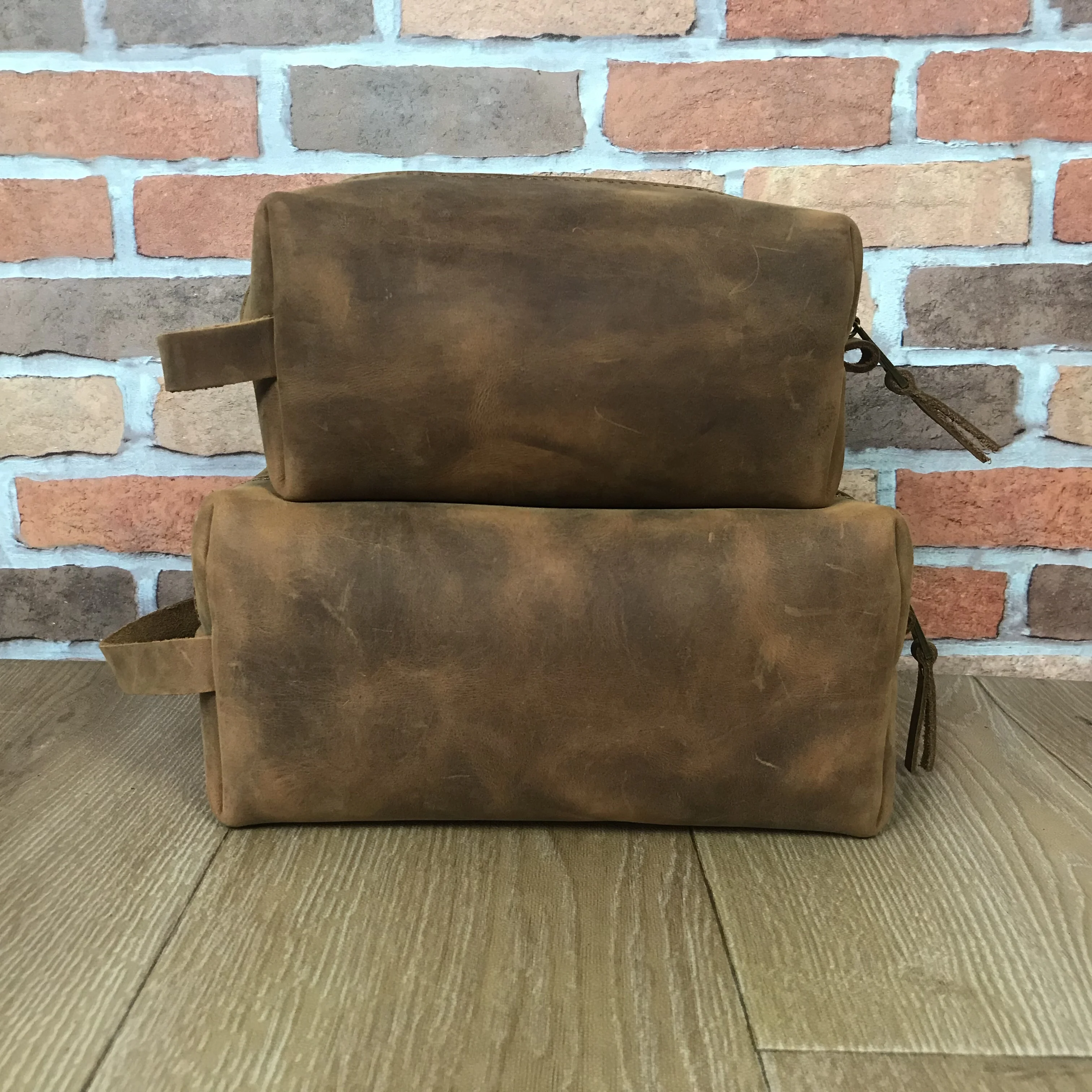 

In Stock Genuine Leather Cosmetic Toiletry Bag Handmade CowhideLeather Men and Women Waterproof Dopp Kit Bag, Customized
