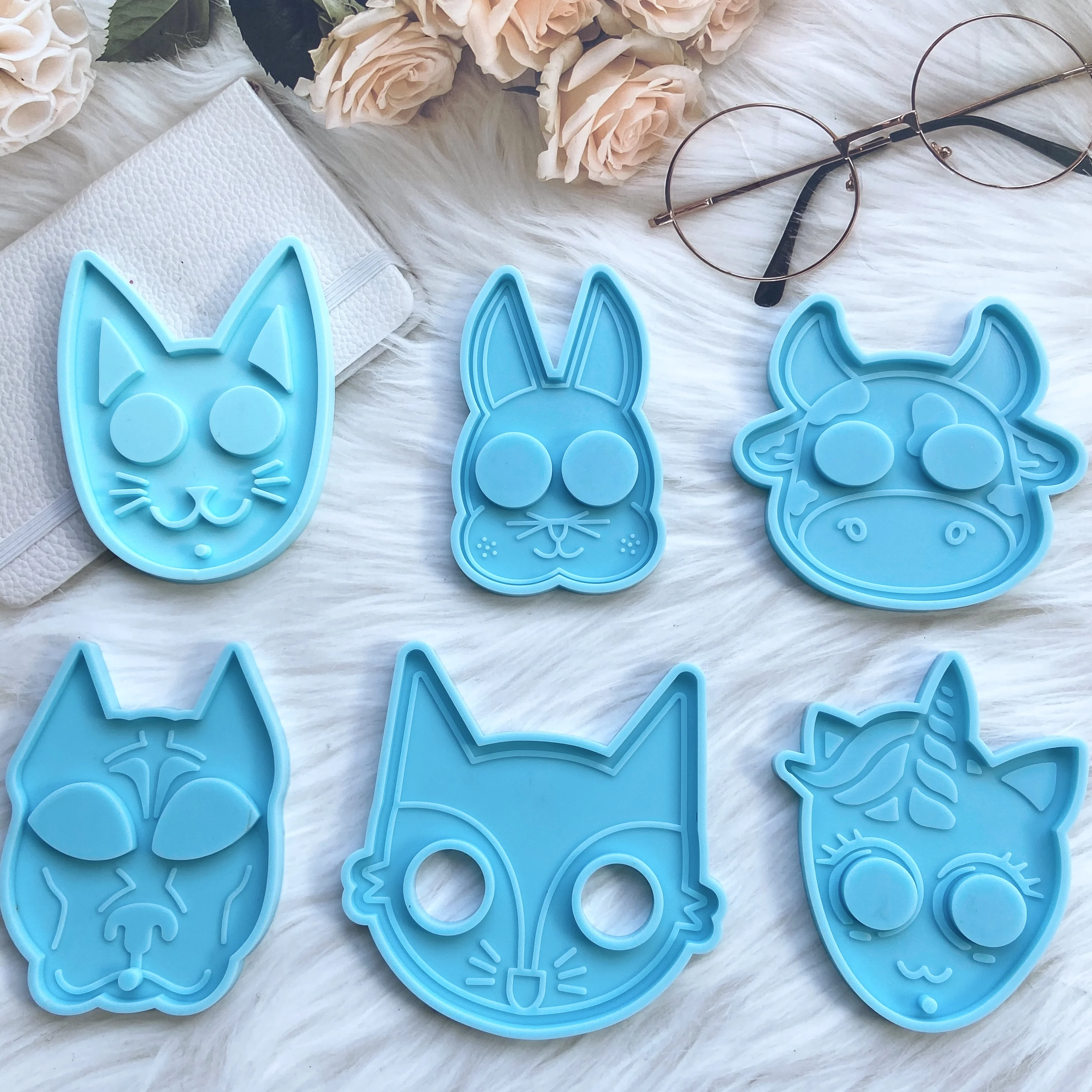 

M3460 shiny silicone dog cat fox cow rabbit self defense mold silicon keychain mold, Stock or customized