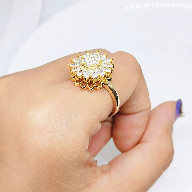 

Hot Selling Rotating Flower Ring Inlaid Rhinestone Ring Adjustable Sunflower Fidget Spinner Ring For Women