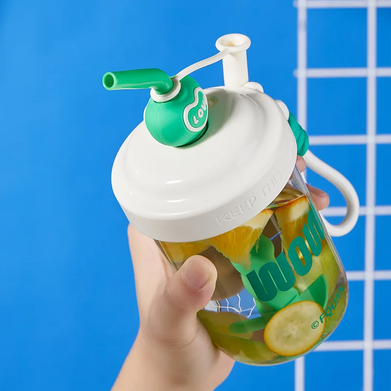 New Personalized Portable Plastic Manual Mixing Cup With Straw