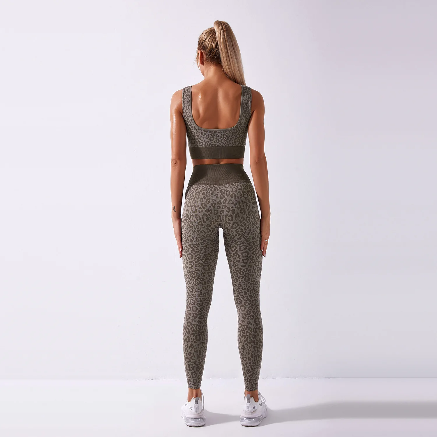 

Snakeskin Print Scrunch Butt Seamless Gym Leggings And Bra Yoga Set 2021