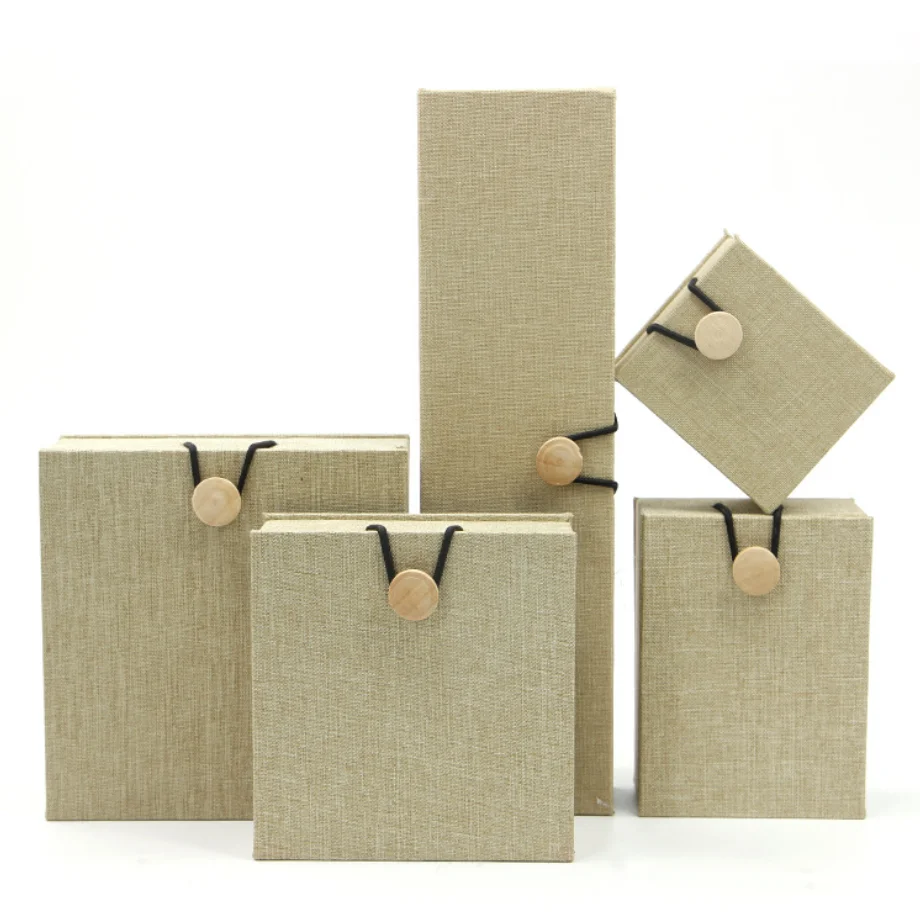 

Vintage Luxury Custom Logo Made Linen Flax Jewelry Gift Boxes with Wooden Button Ring Necklace Bracelet Jewelry Packaging Box