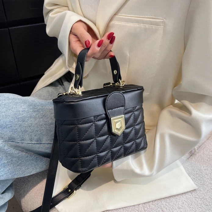 

2022 Popular Mini Case Bag Embroidery Vegan Leather Small Handbags for Women Elegant Ladies Purse