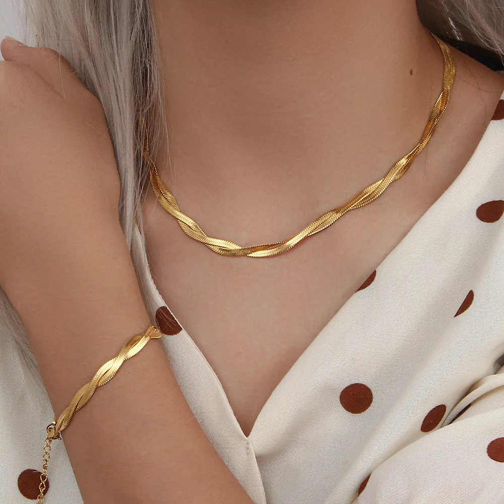 

2022 Women Punk 18K Gold Plated Snake Bone Chain Necklace 2 Layers Crossed Herringbone Chain Necklace Hip Hop Jewelry Set