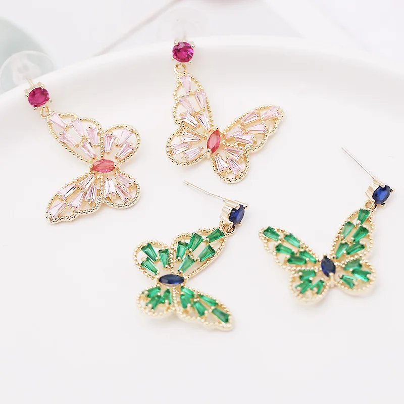 

Korean Fashion Girls Green Pink Butterfly Earrings Shiny Zircon Butterfly Pendant Earrings Wholesale, As picture show
