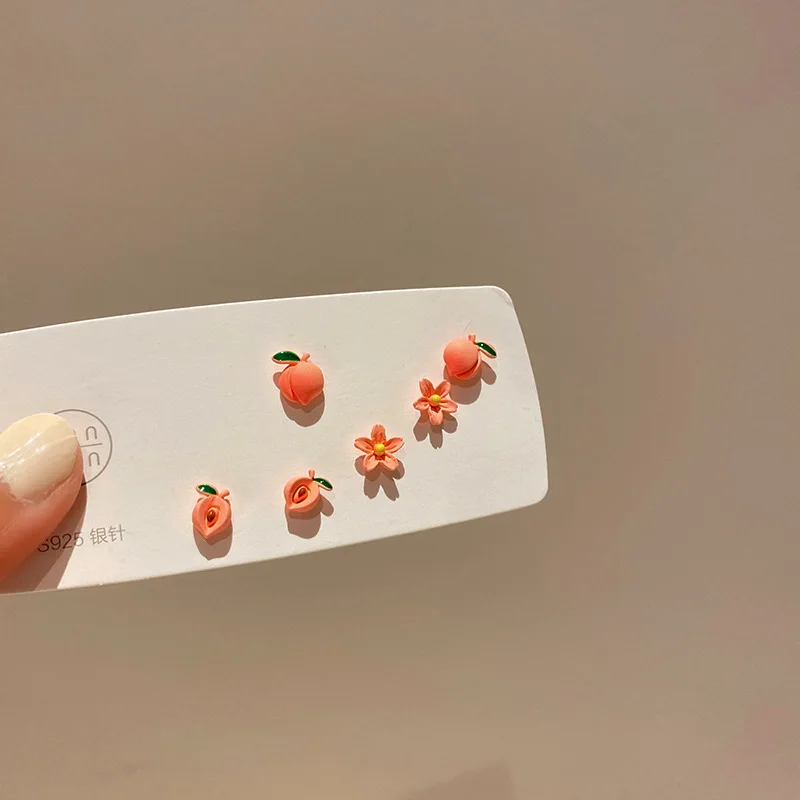 

4pcs/set fashion pink cute peach earrings