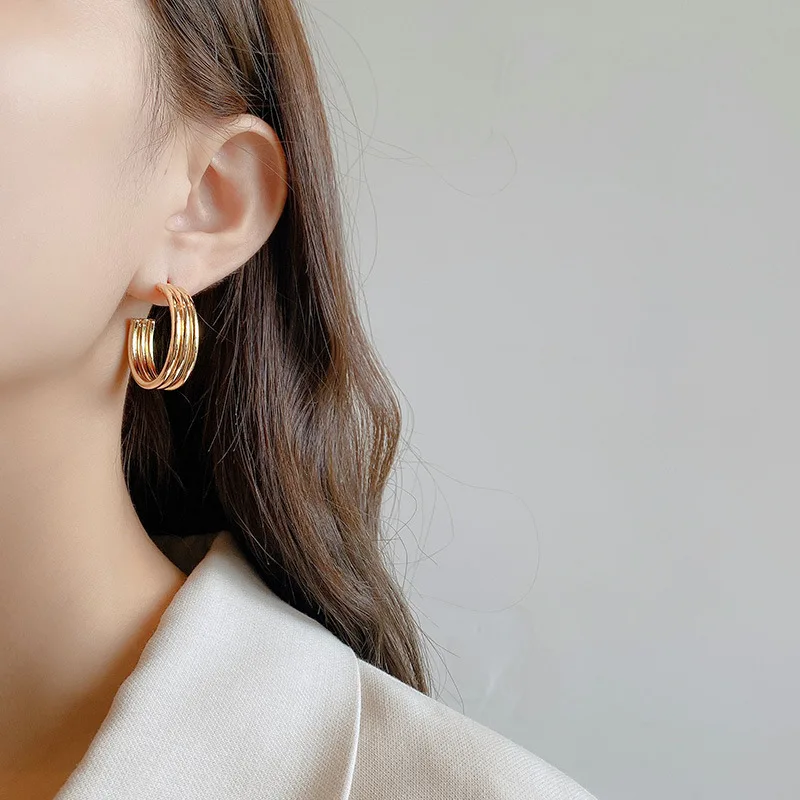 

Elegant S925 Silver Needle Multiple Layer Hoop Earring Stunning Jewelry Gold Plating C Shape Hoop Earring For Ladies