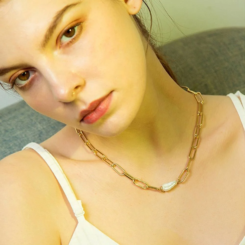 

Female Classic Style Paper Clip Choker Necklace Gold Jewelry Simple Gold Paperclip Chain Necklace
