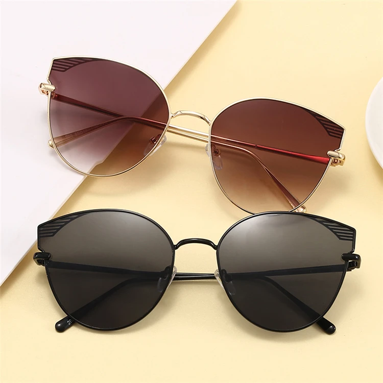 

Korean Style Cat Eye Lightweight Sunglasses Fashionable Wholesale Sunglasses 2021