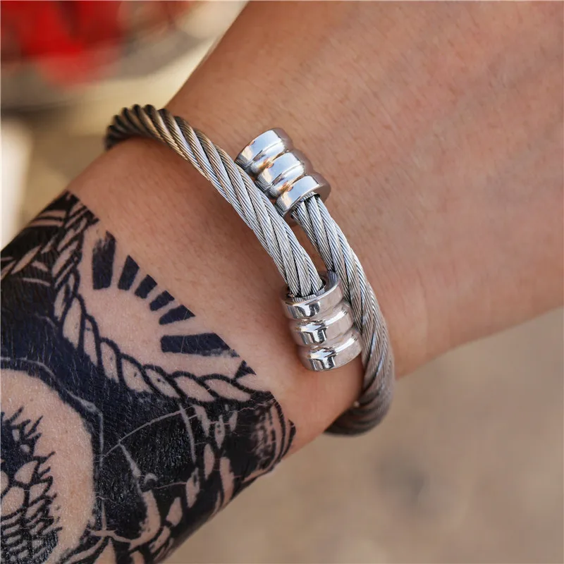 

2021 Sailing Jewelry Fathers Day Gift Retro Trend Stainless Steel Winding Geometric Bracelet Mens Twist Bangle, Silver