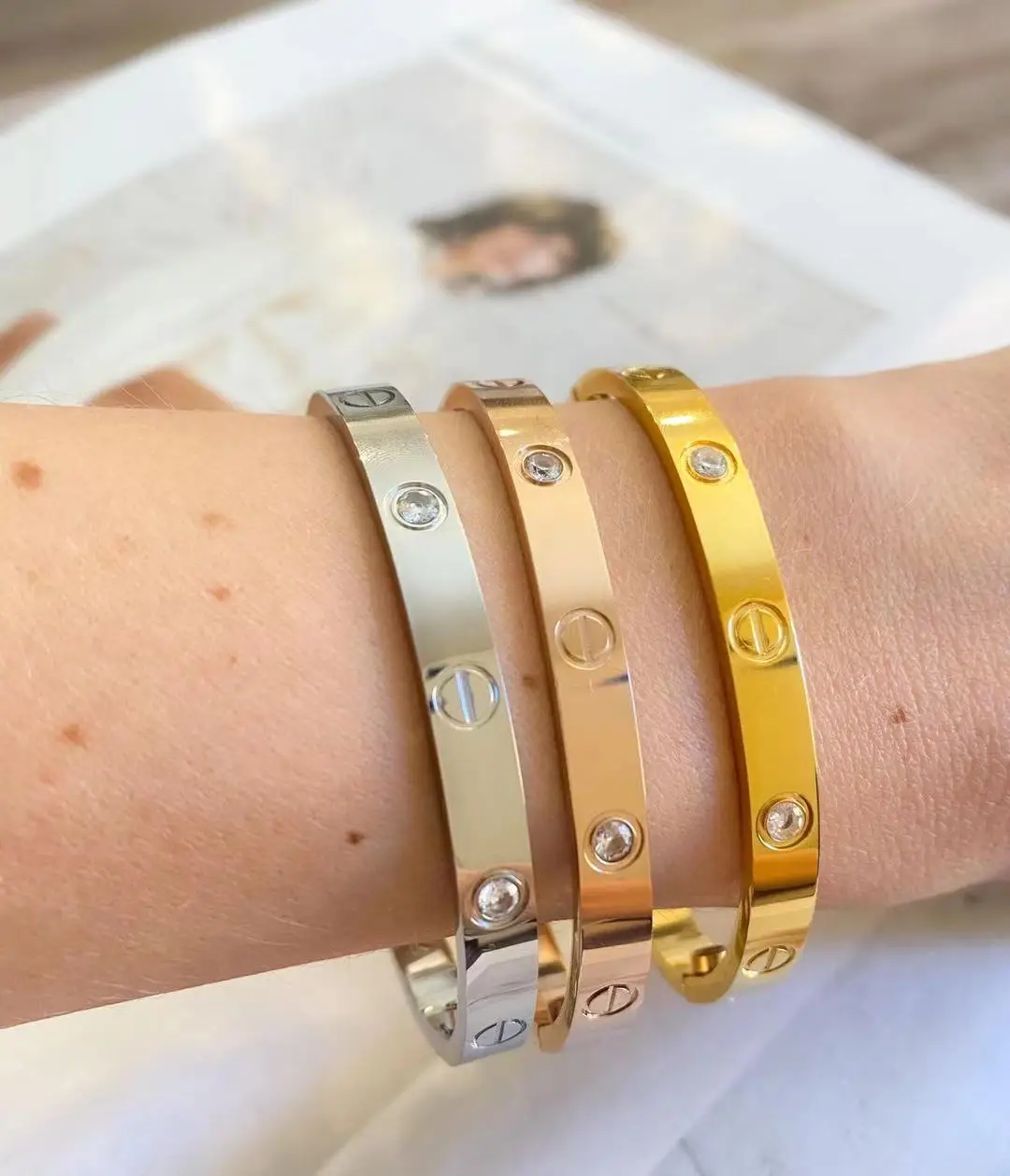

Stainless Steel Round Clasp Bracelet CZ For Men and Women Mciro Paved Bangle arty Trendy Wedding Unisex Customized