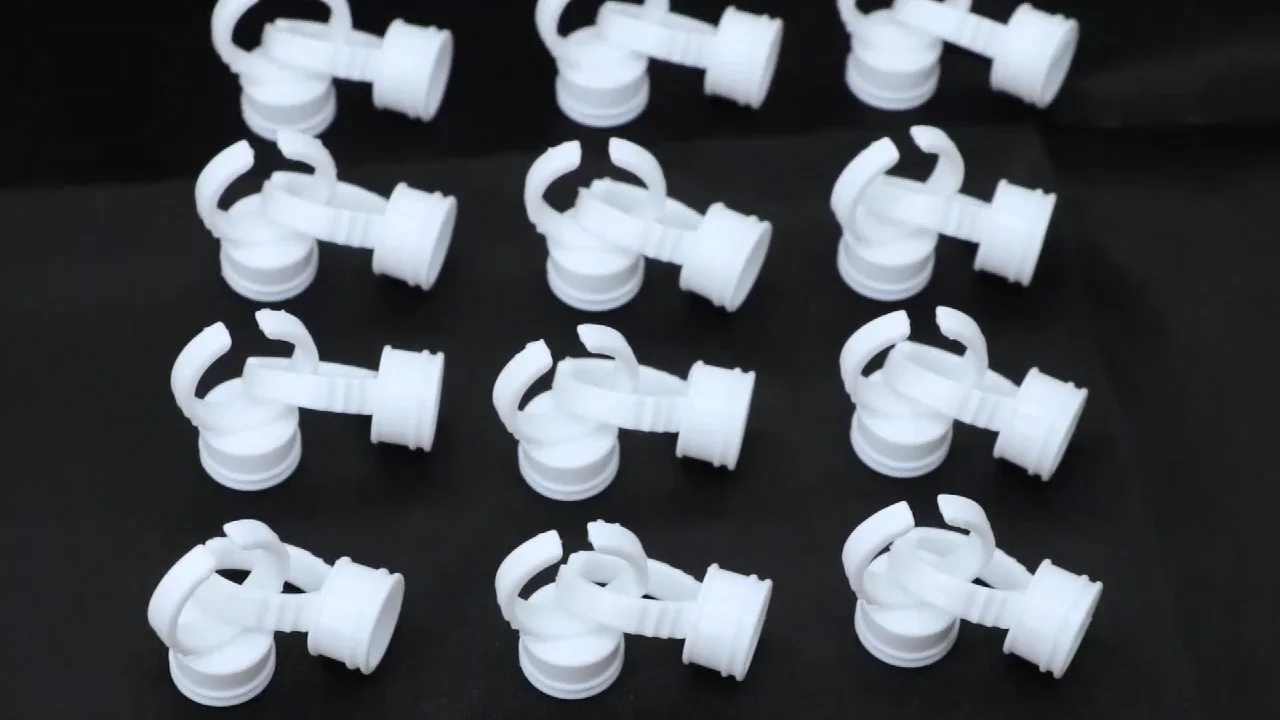 Wholesale Cheap White Plastic Glue Ring Various Size And Styles Lash Glue Ring Custom Package
