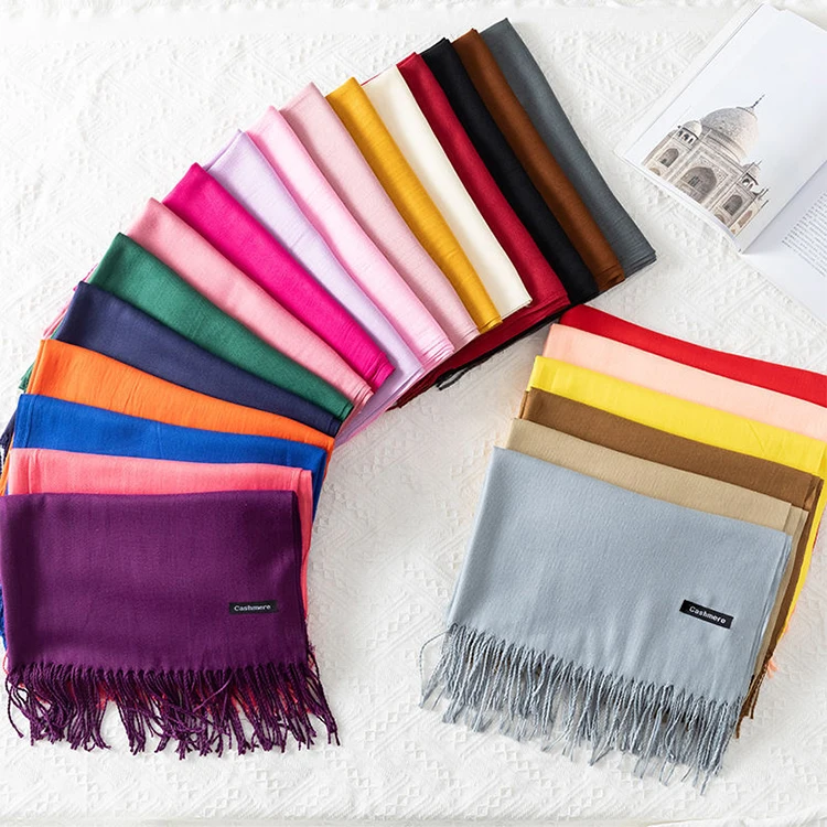 OEM 200g Soft Long Tassel Fringed Warm Shawl Fashion Winter Women Cashmere Scarf Wholesale Pure Color for Autumn Season