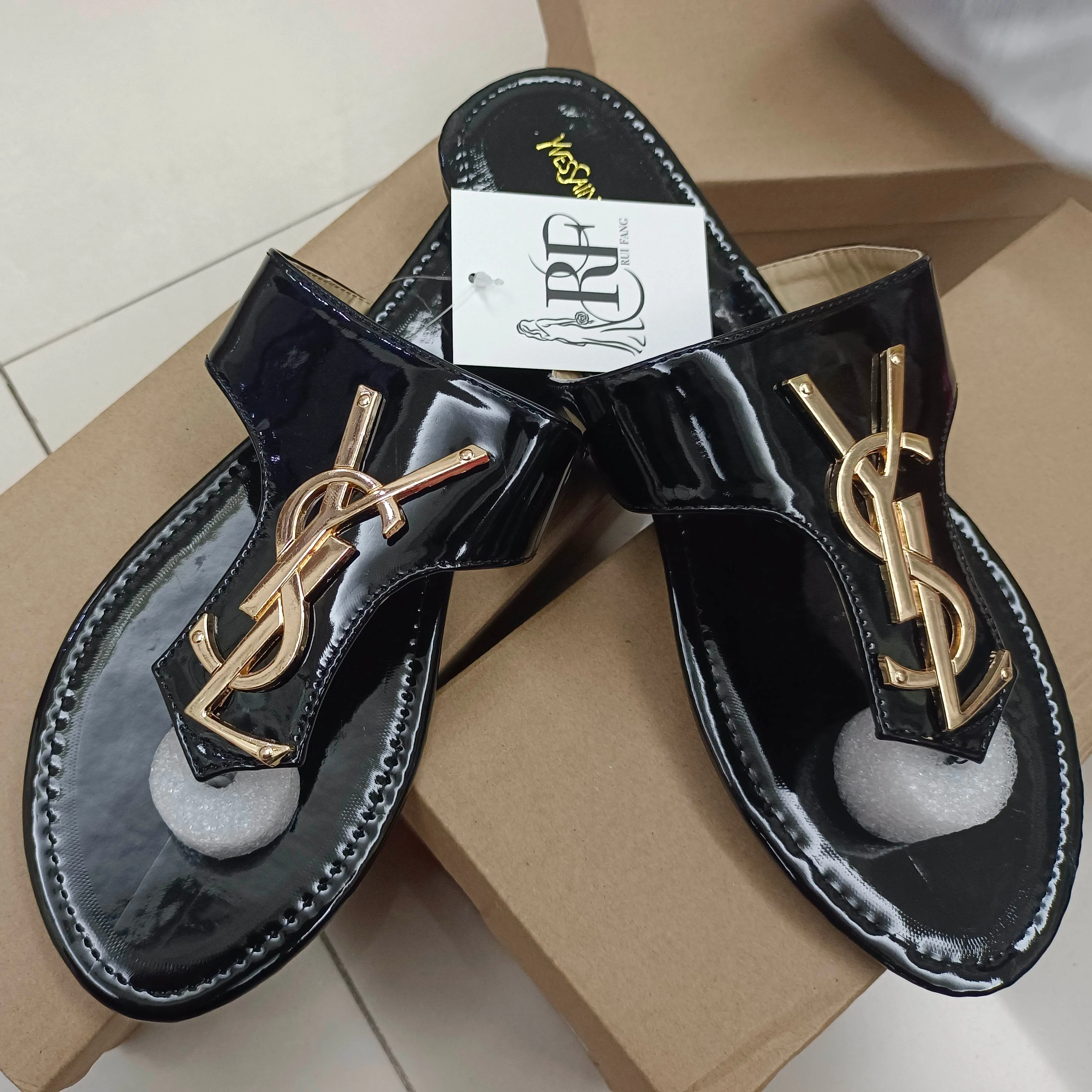 

2021 new arrival drop shipping fashion top branded sandals for teens ladies